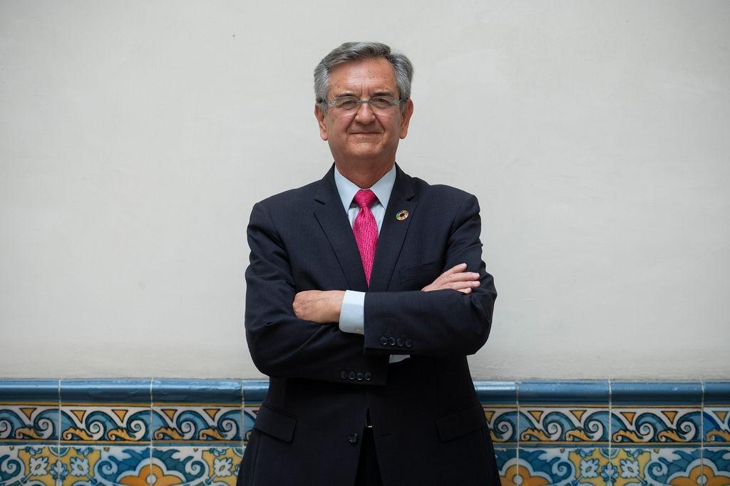 Dr. Rodolfo Lacy